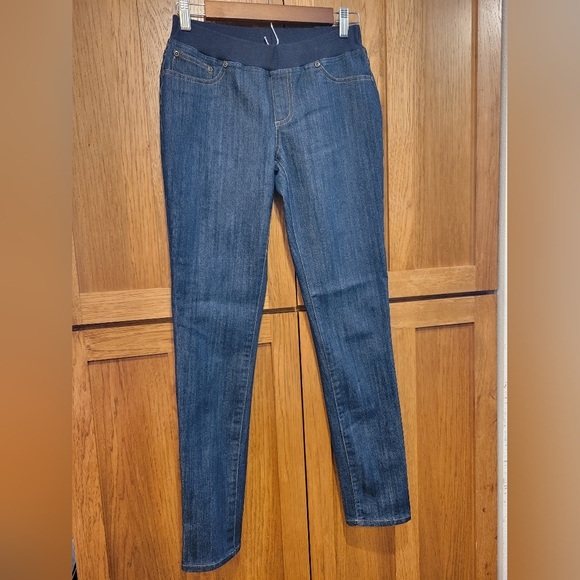 Boston Proper Denim - Boston Proper Pull On women's size 6 Skinny jeans